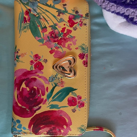 Betsey Johnson Handbags - Betsey Johnson Floral wallet